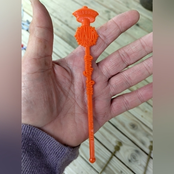 6 Vintage Quality Inn Hotel Motel Drink Stirrers Sizzle SticksBarware Bar - Picture 3 of 3